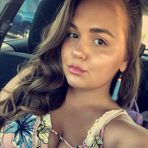 Meet your Posher, Chloe